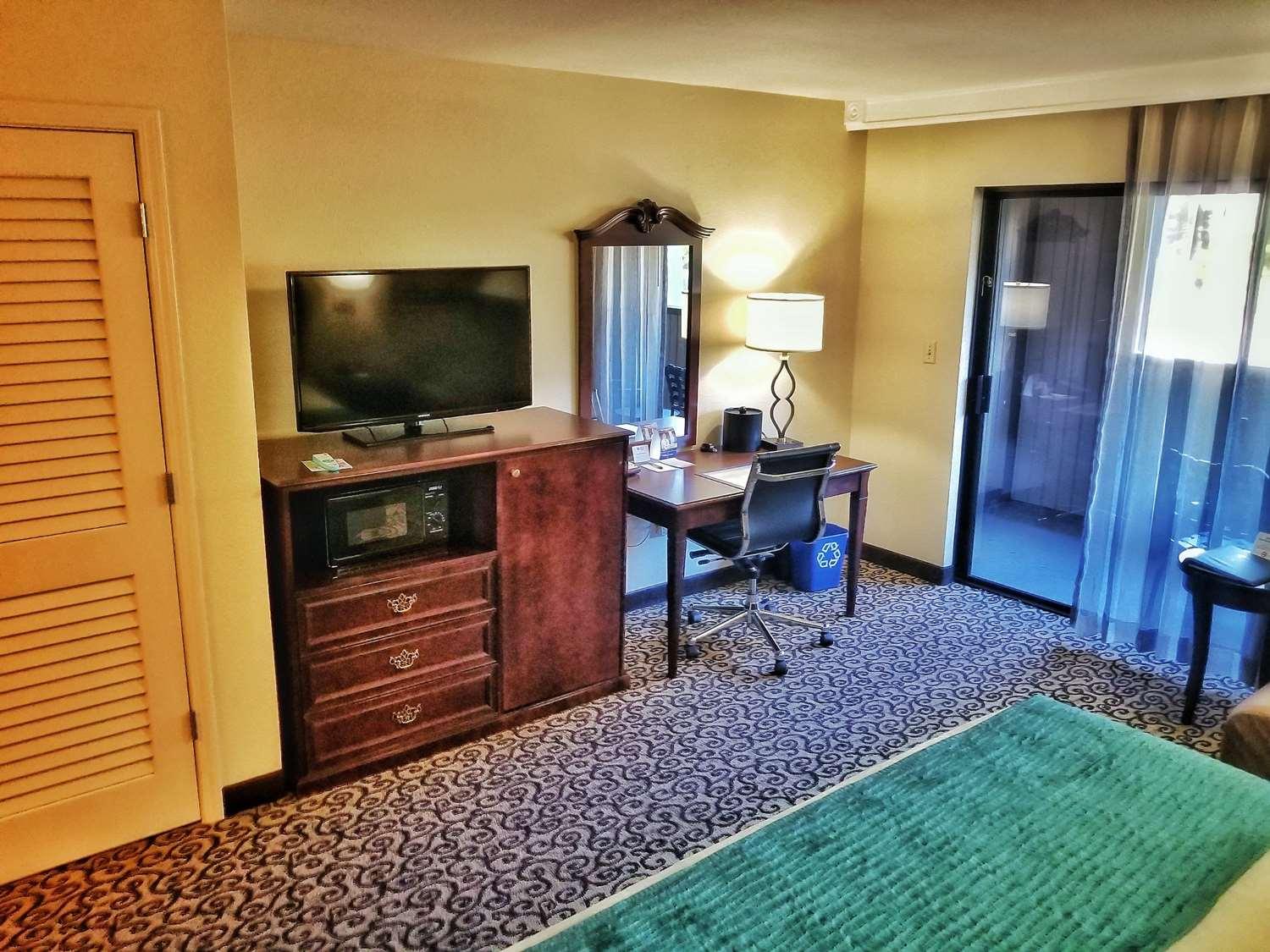 Best Western Plus Inn At The Vines Napa Exterior photo