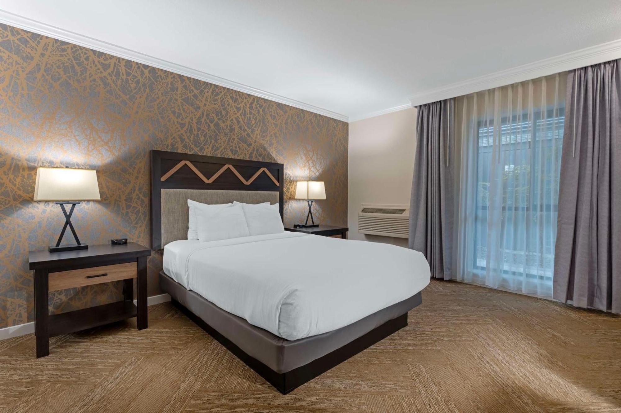 Best Western Plus Inn At The Vines Napa Exterior photo